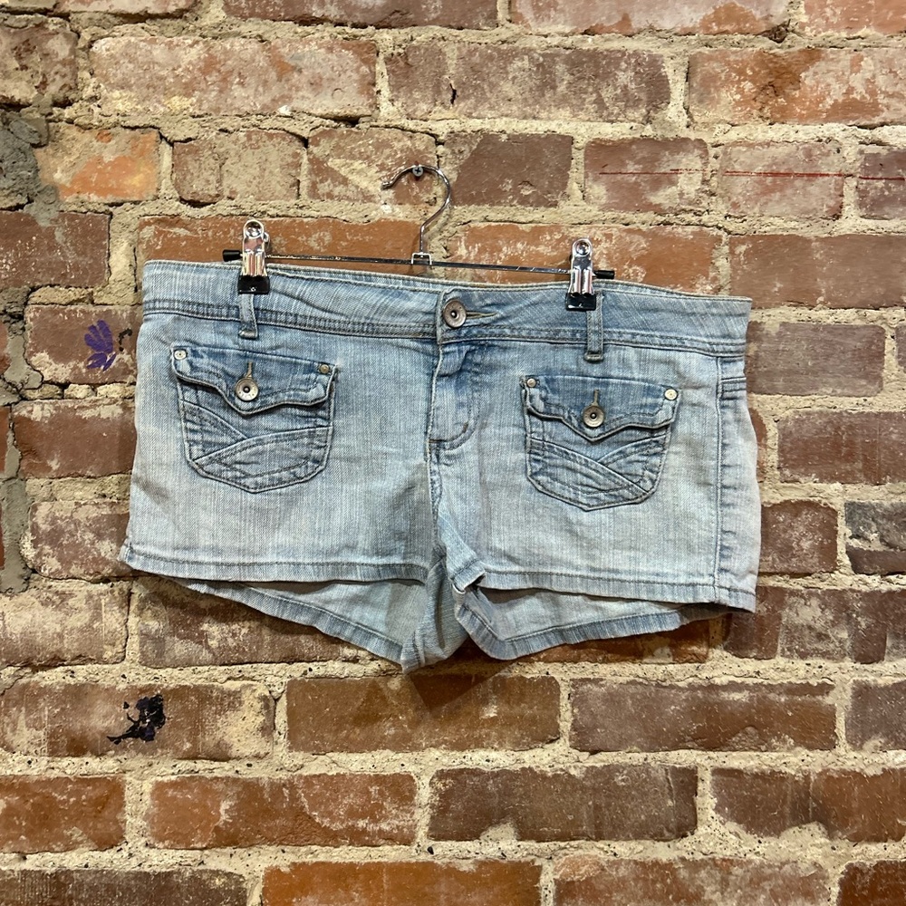 LEI Light Blue Jean Shorts with Buttoned Pockets